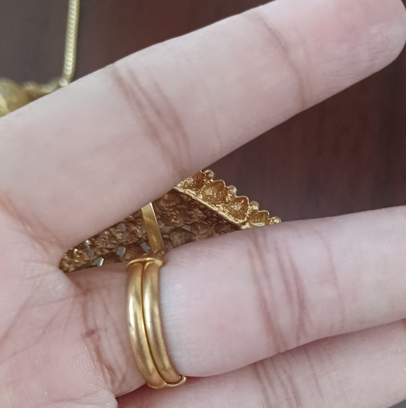 Gold Filigree Double Strand Vintage Etched Ball Necklace with ring set - Picture 6 of 11